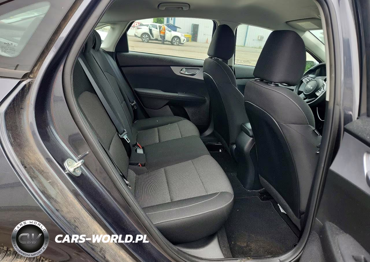 2023 Kia Forte Lxs VIN:3KPF24AD8PE552604 - 10