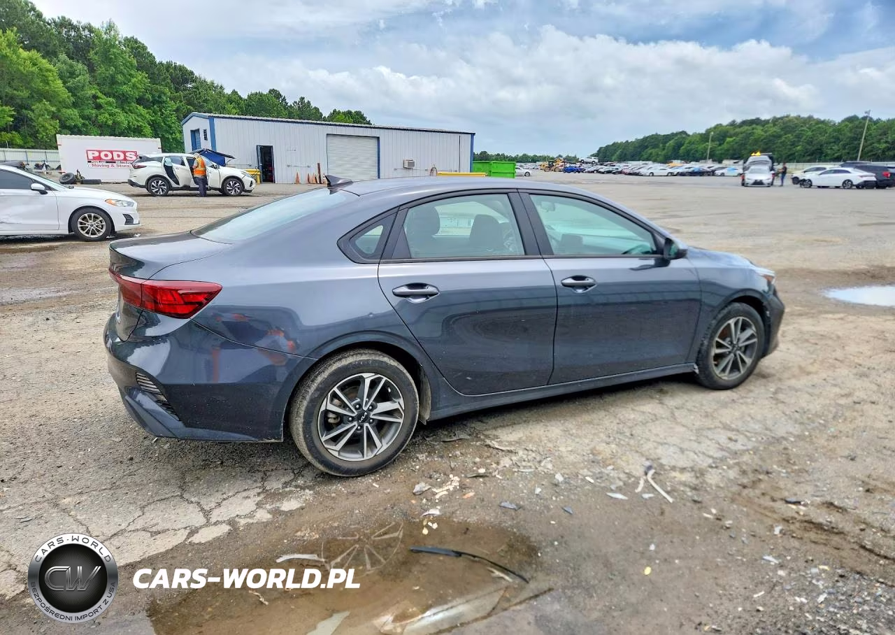 2023 Kia Forte Lxs VIN:3KPF24AD8PE552604 - 3