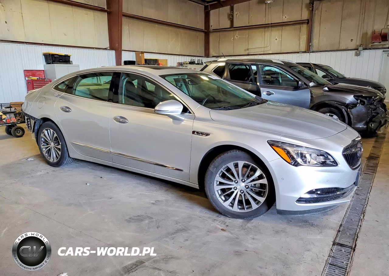 2018 Buick Lacrosse Premium VIN:1G4ZR5SS1JU142811 - 4