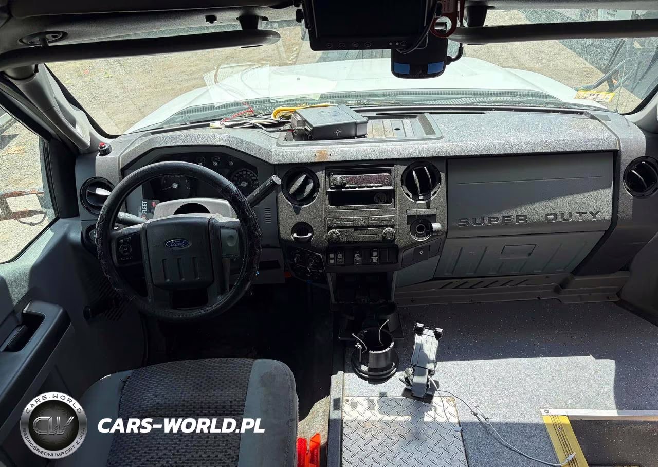 2013 Ford F550 Super Duty VIN:1FDGF5GY5DEB15204 - 9
