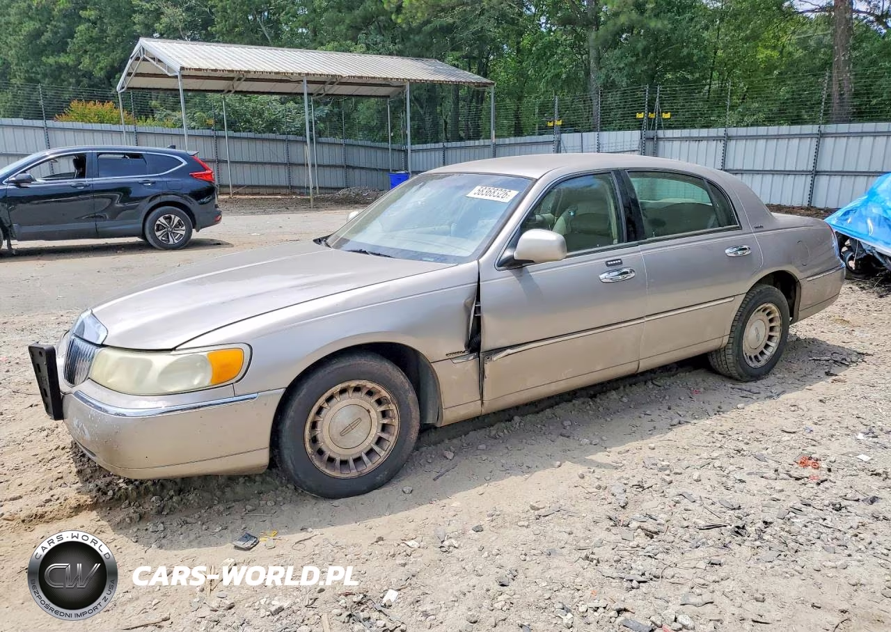 2002 Lincoln Town Car Executive