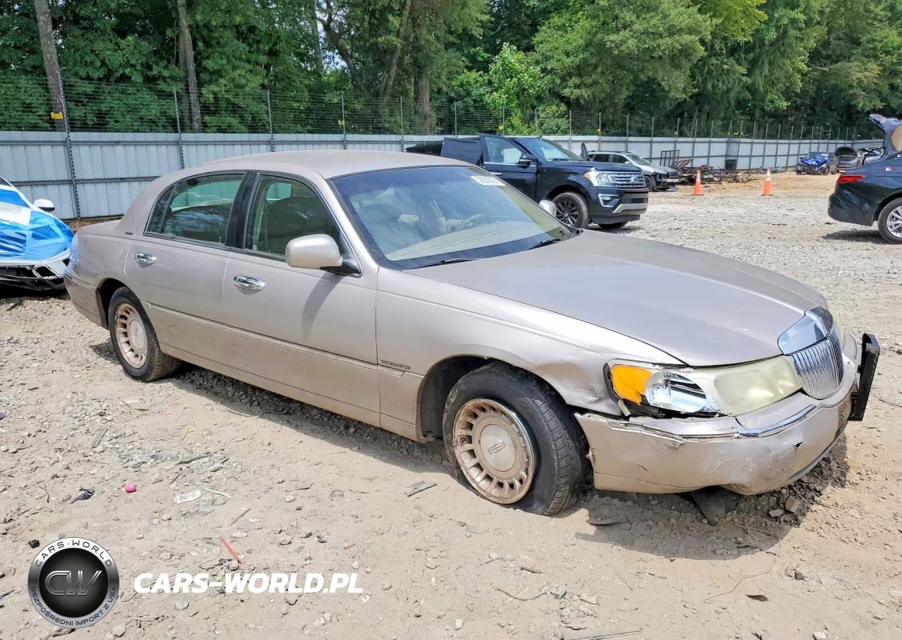 2002 Lincoln Town Car Executive VIN:1LNHM81W12Y644826 - 4
