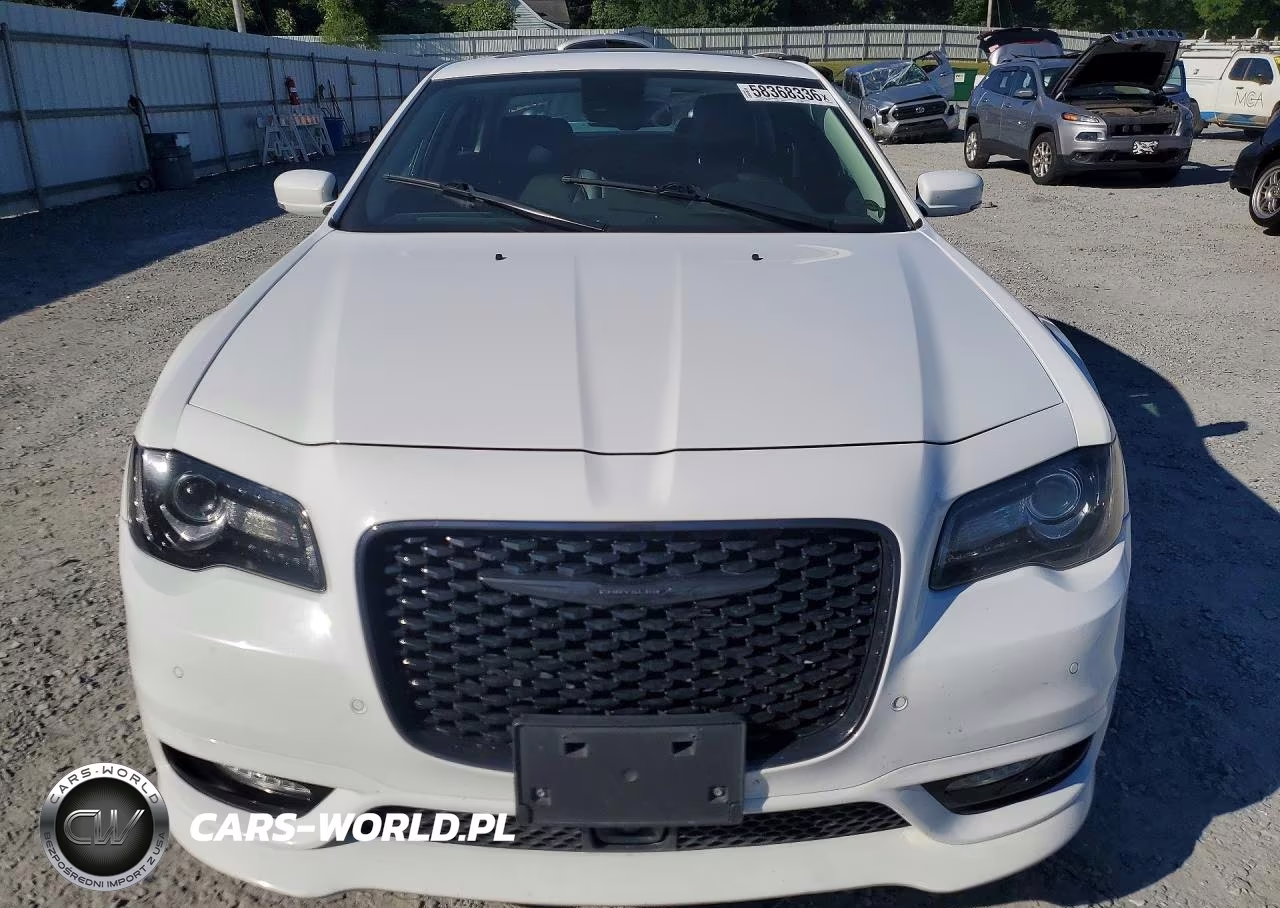2023 Chrysler 300 Touring L VIN:2C3CCASG8PH620691 - 5
