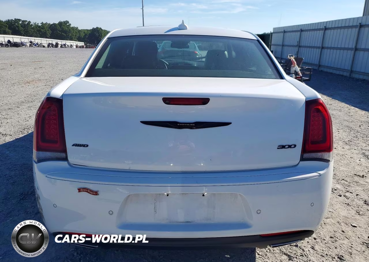 2023 Chrysler 300 Touring L VIN:2C3CCASG8PH620691 - 6