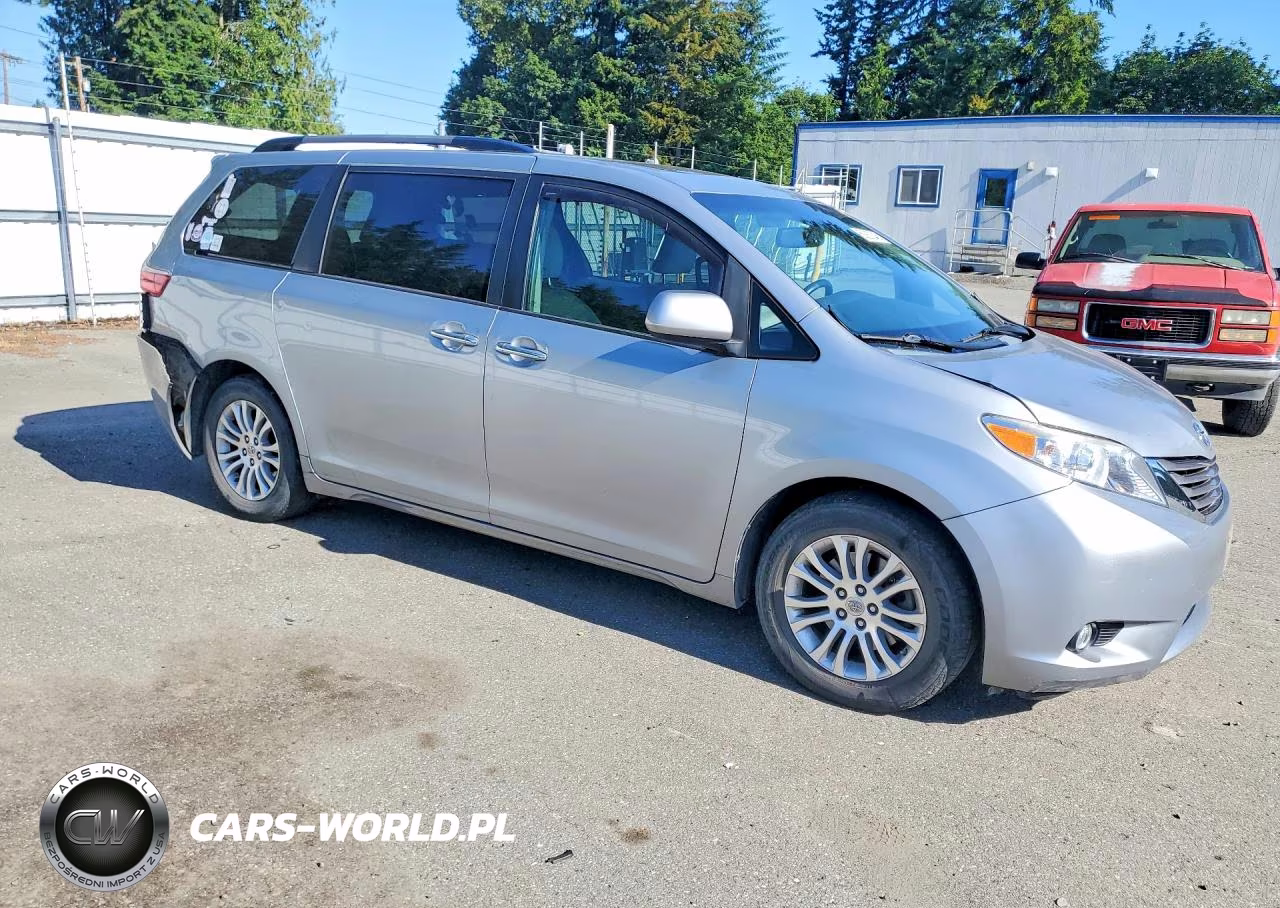 2015 Toyota Sienna Xle 8-Passenger VIN:5TDYK3DC7FS632809 - 4