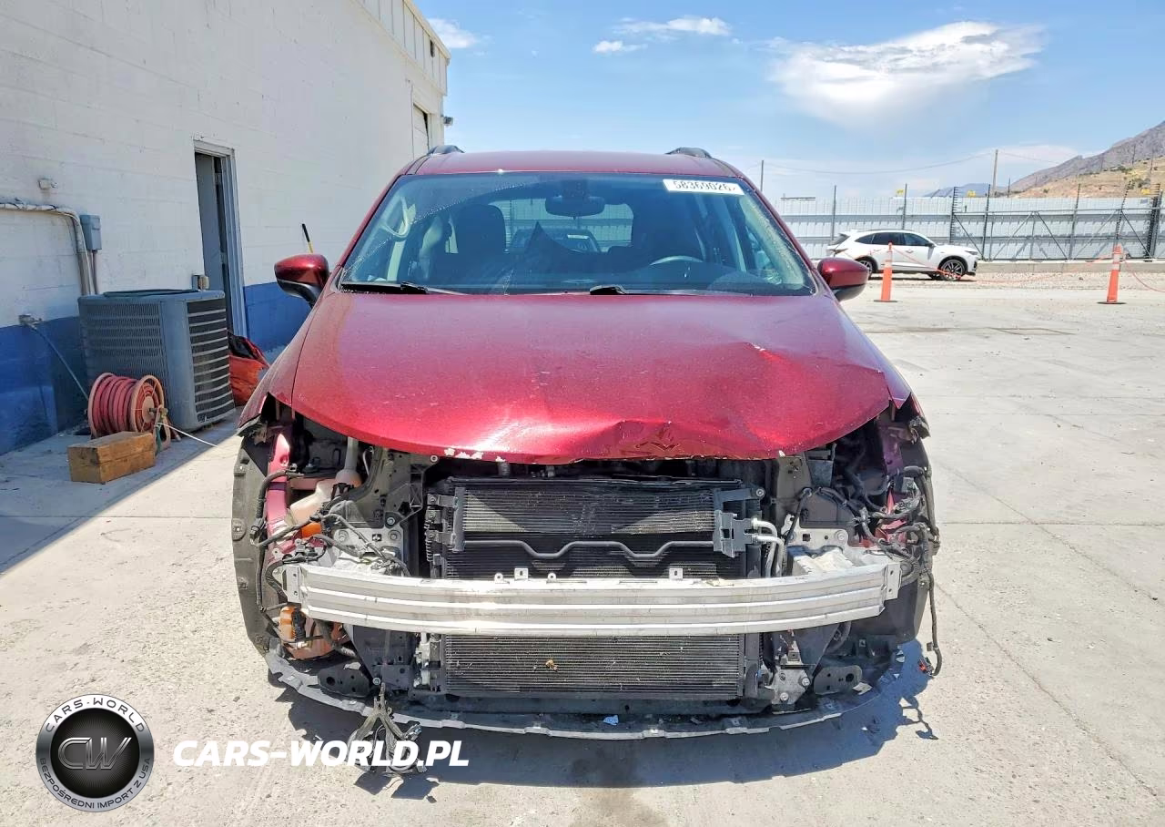 2017 Chrysler Pacifica Touring L VIN:2C4RC1BG8HR780037 - 5