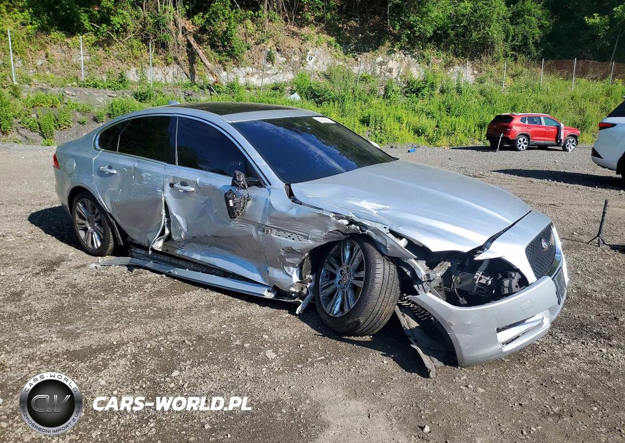2016 Jaguar Xf Prestige VIN:SAJBK4BV8GCY20386 - 4