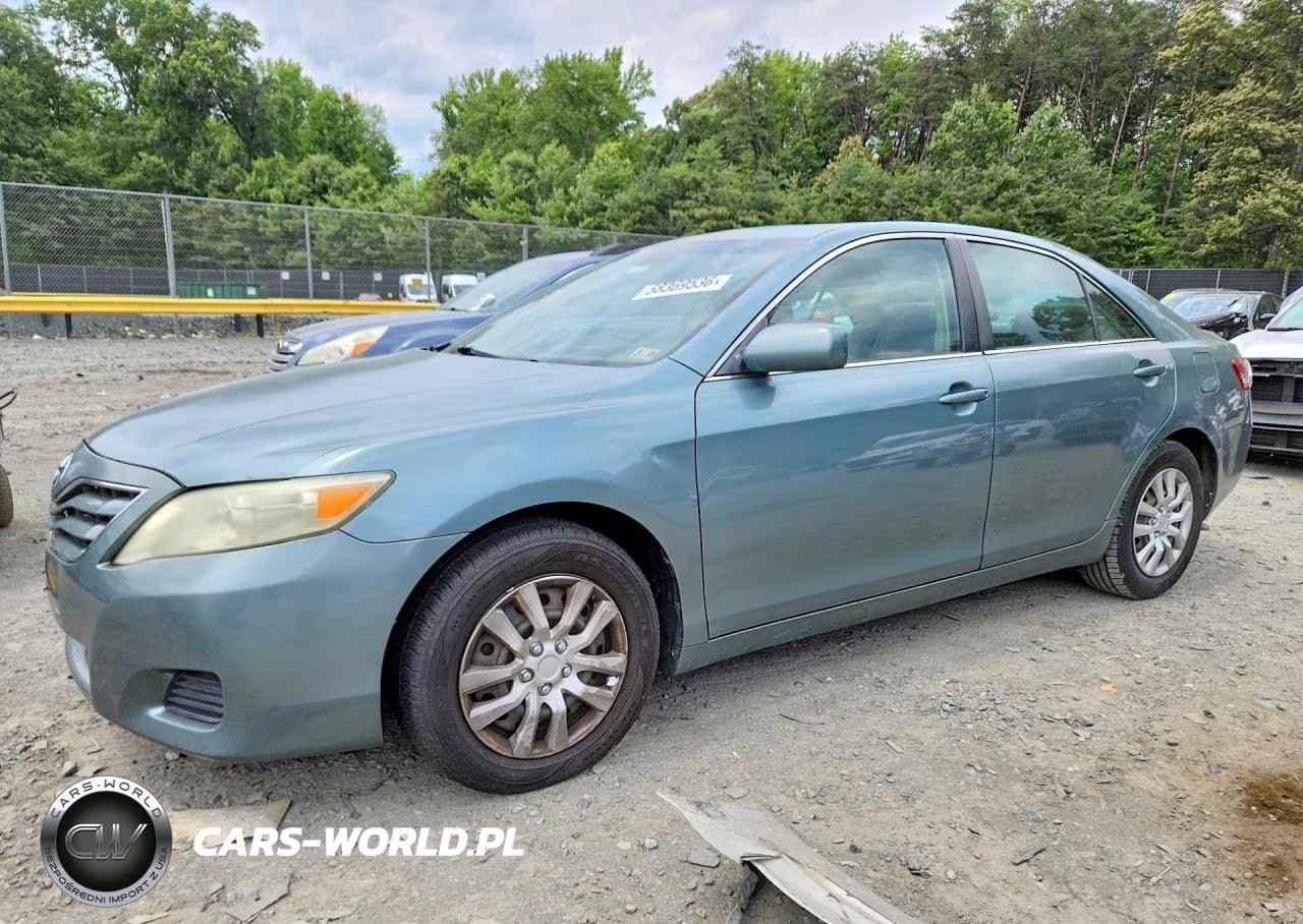2011 Toyota Camry Le – zdjęcie 1 z 12