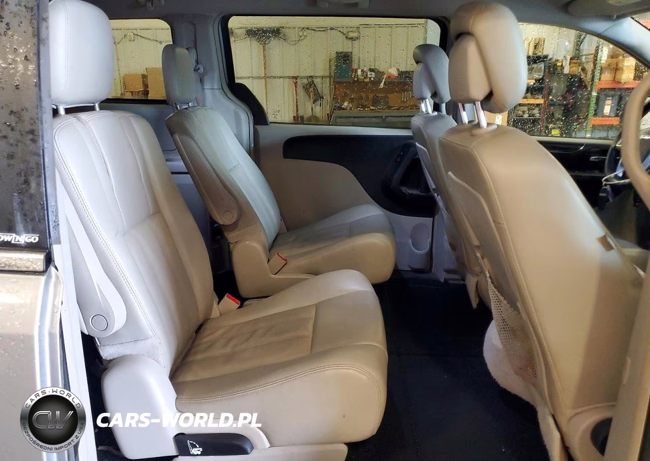 2013 Chrysler Town & Country Touring VIN:2C4RC1BGXDR721470 - 11