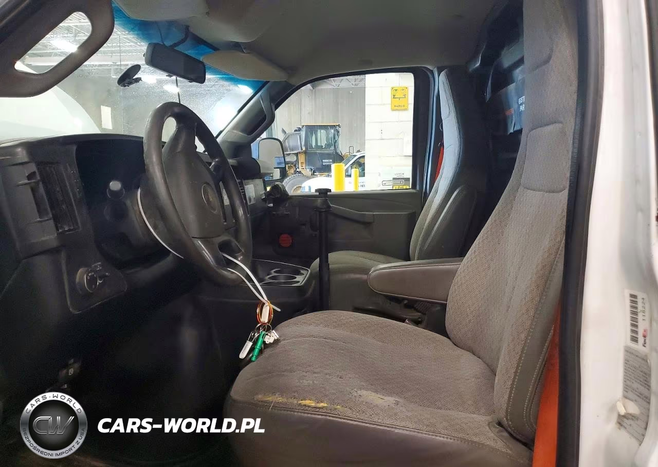 2019 Chevrolet Express 2500 Cargo Delivery Van VIN:1GCWGAF1XK1208086 - 7
