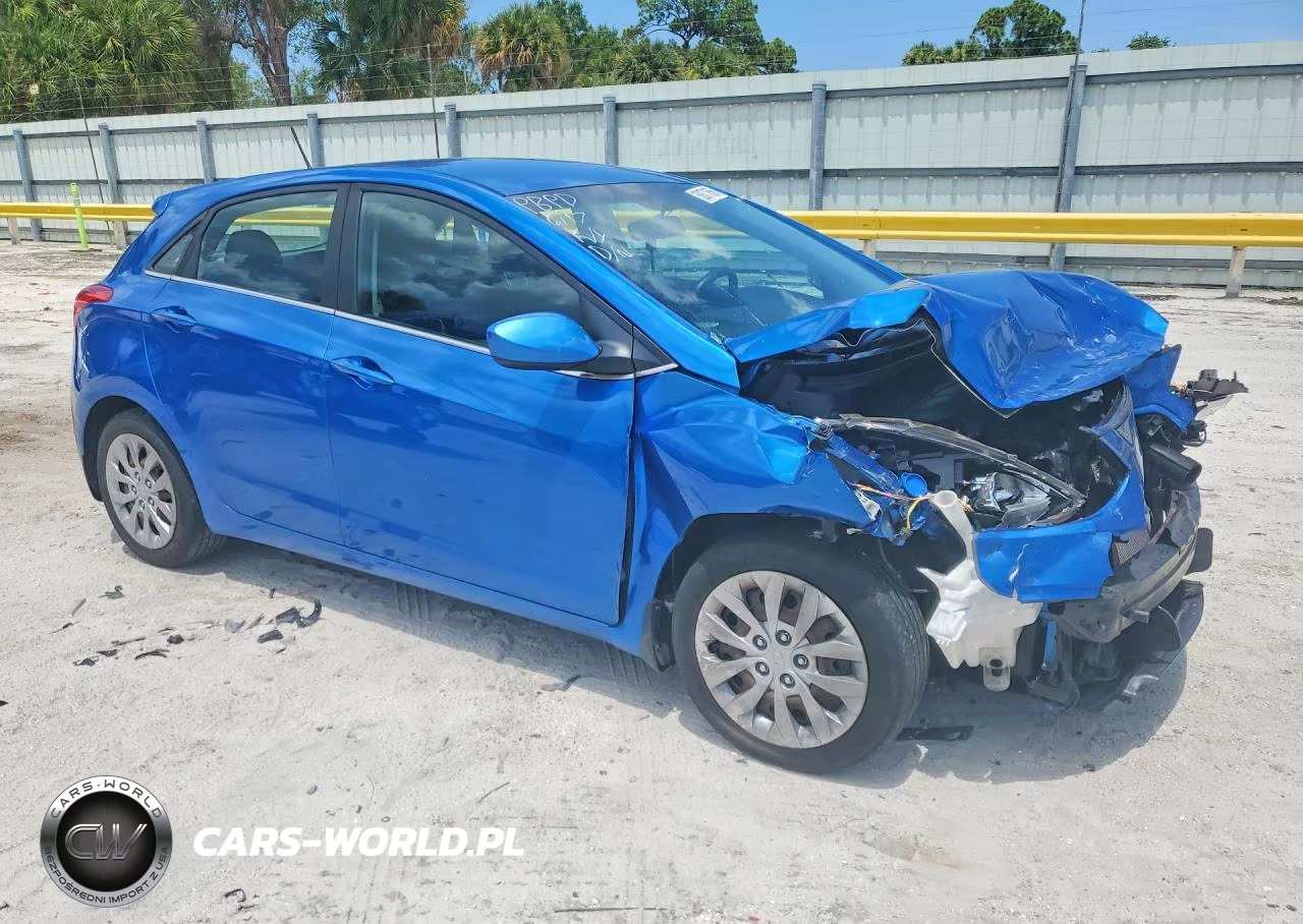2017 Hyundai Elantra Gt Base VIN:KMHD35LH7HU360017 - 4