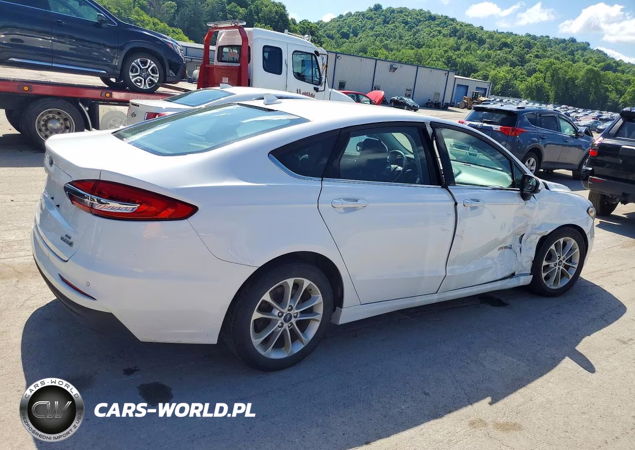 2019 Ford Fusion Se VIN:3FA6P0LU0KR184966 - 3