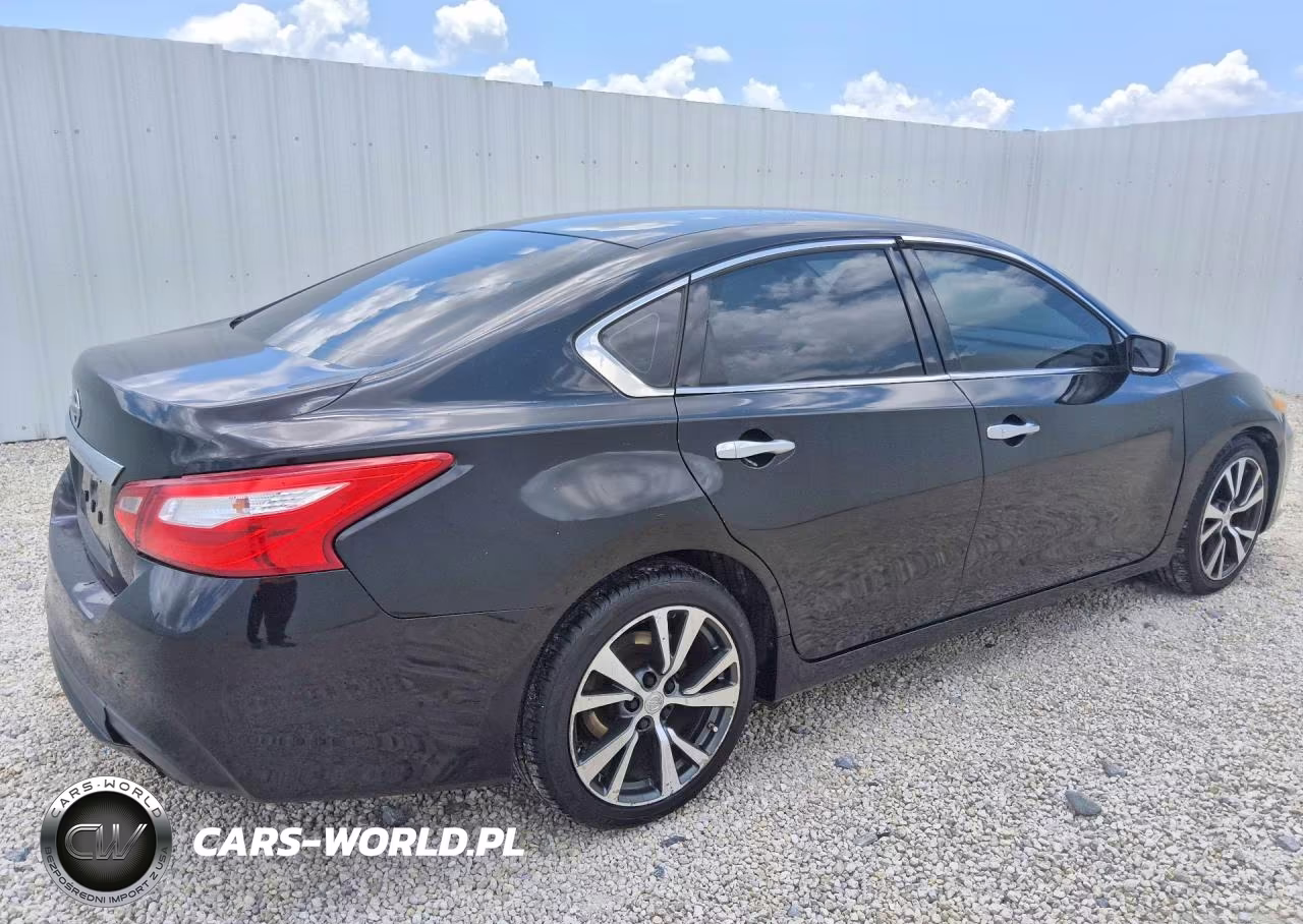 2017 Nissan Altima 2.5 S VIN:1N4AL3AP8HN331888 - 3