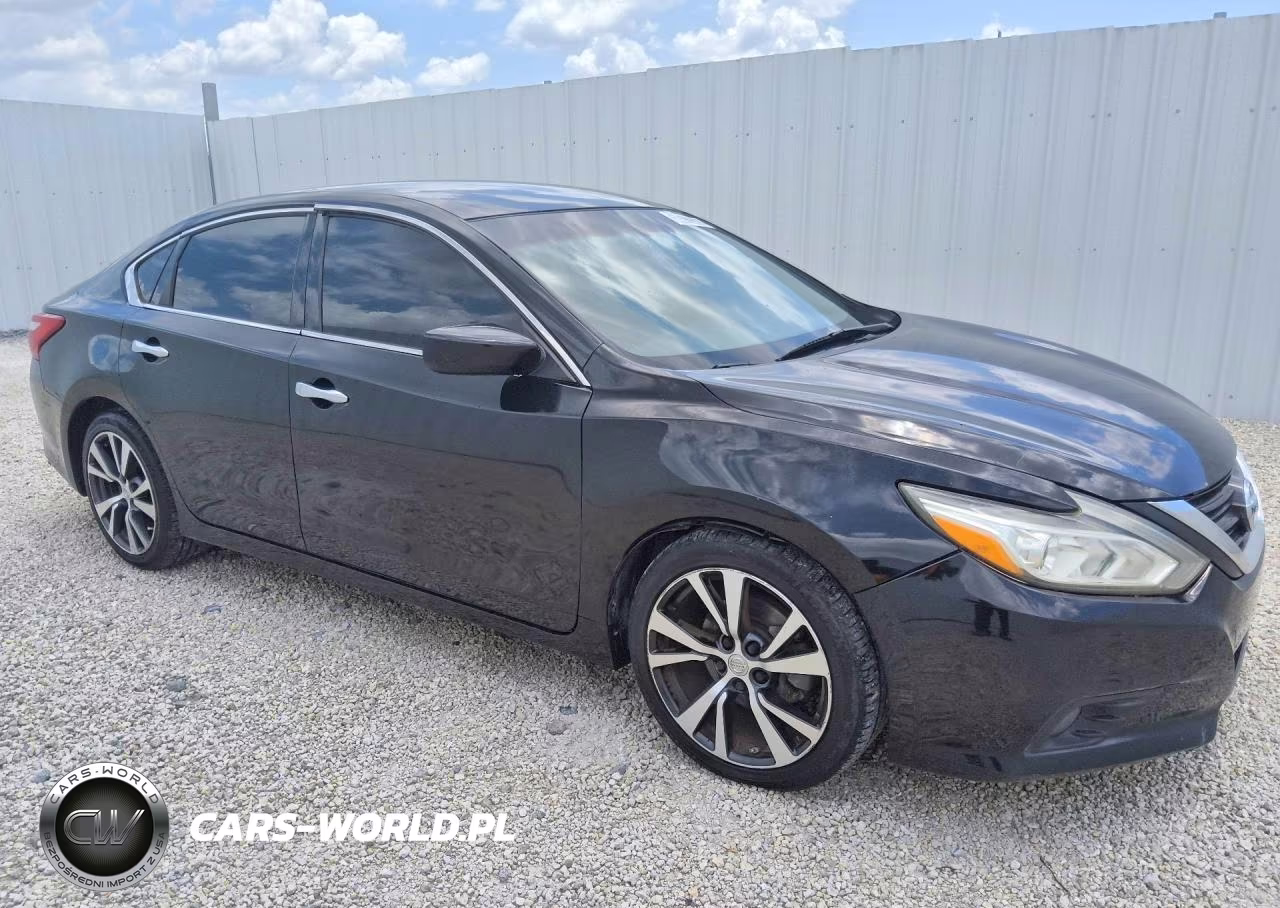 2017 Nissan Altima 2.5 S VIN:1N4AL3AP8HN331888 - 4