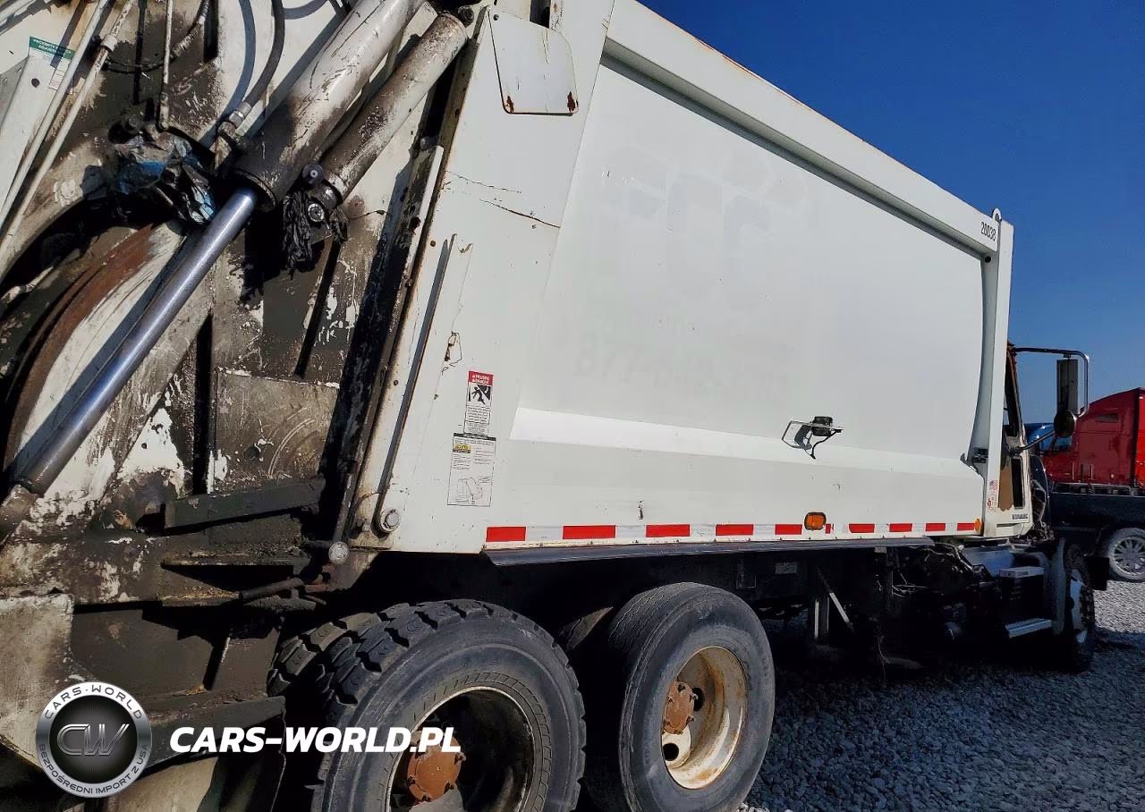 2018 Mack Gu800 Refuse Truck VIN:1M2AX13C0JM041777 - 4