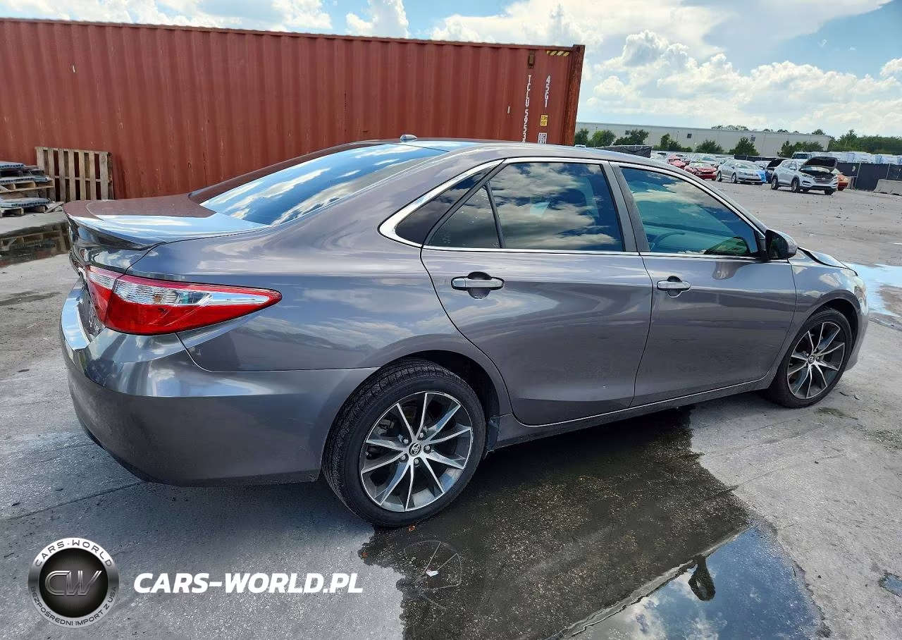 2016 Toyota Camry Xse VIN:4T1BF1FK3GU170485 - 3