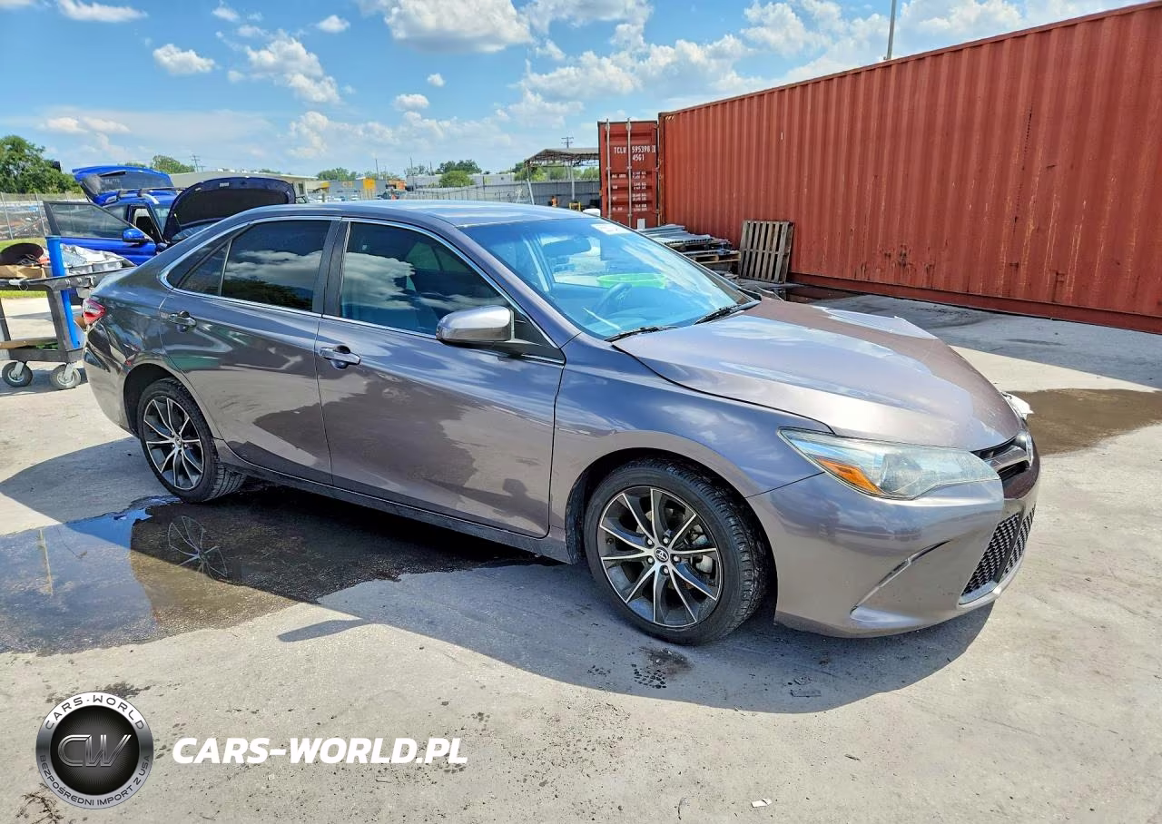 2016 Toyota Camry Xse VIN:4T1BF1FK3GU170485 - 4
