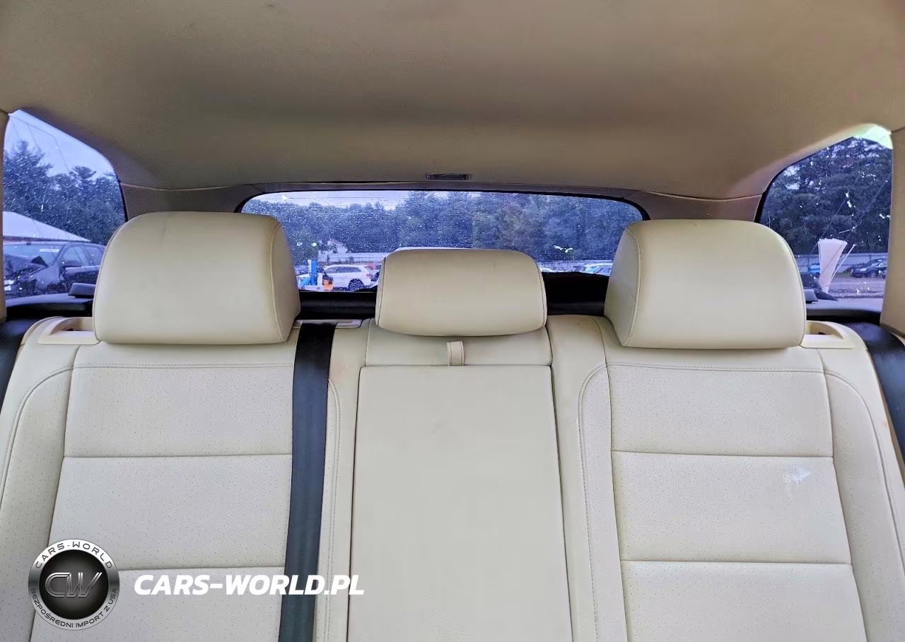 2011 Volkswagen Jetta S VIN:3VWPZ7AJ6BM613998 - 10
