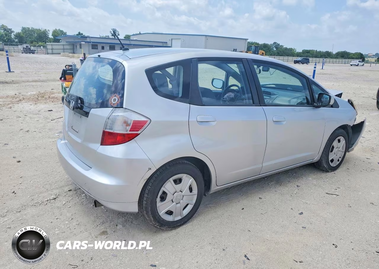 2012 Honda Fit VIN:JHMGE8H33CC029037 - 3
