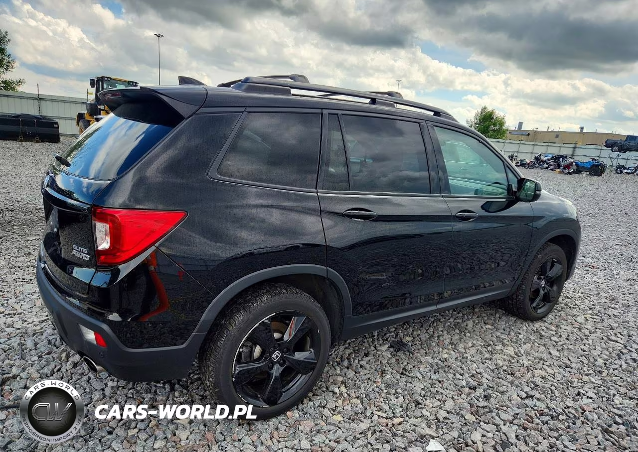 2021 Honda Passport Elite VIN:5FNYF8H0XMB008263 - 3