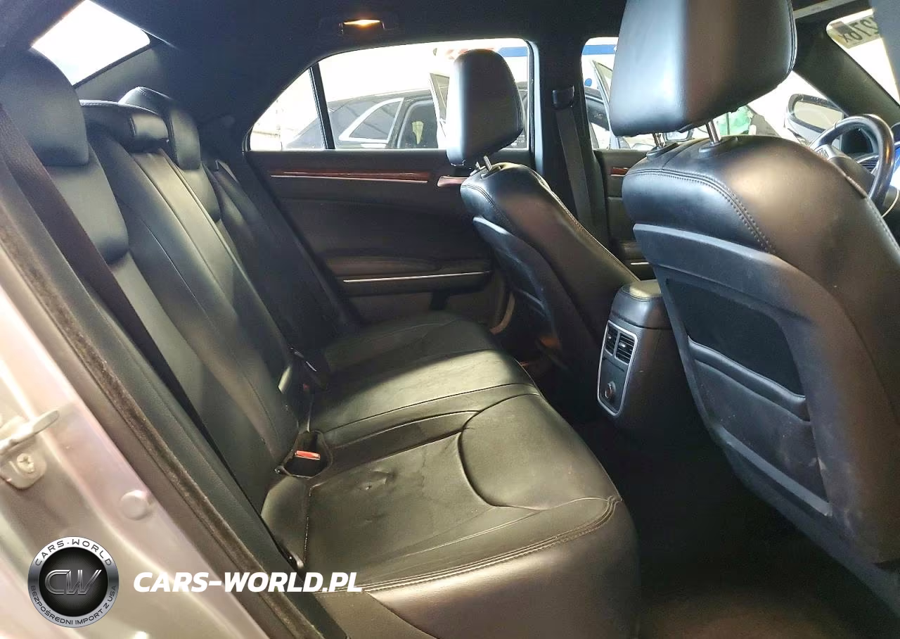 2014 Chrysler 300 VIN:2C3CCARG9EH223610 - 10