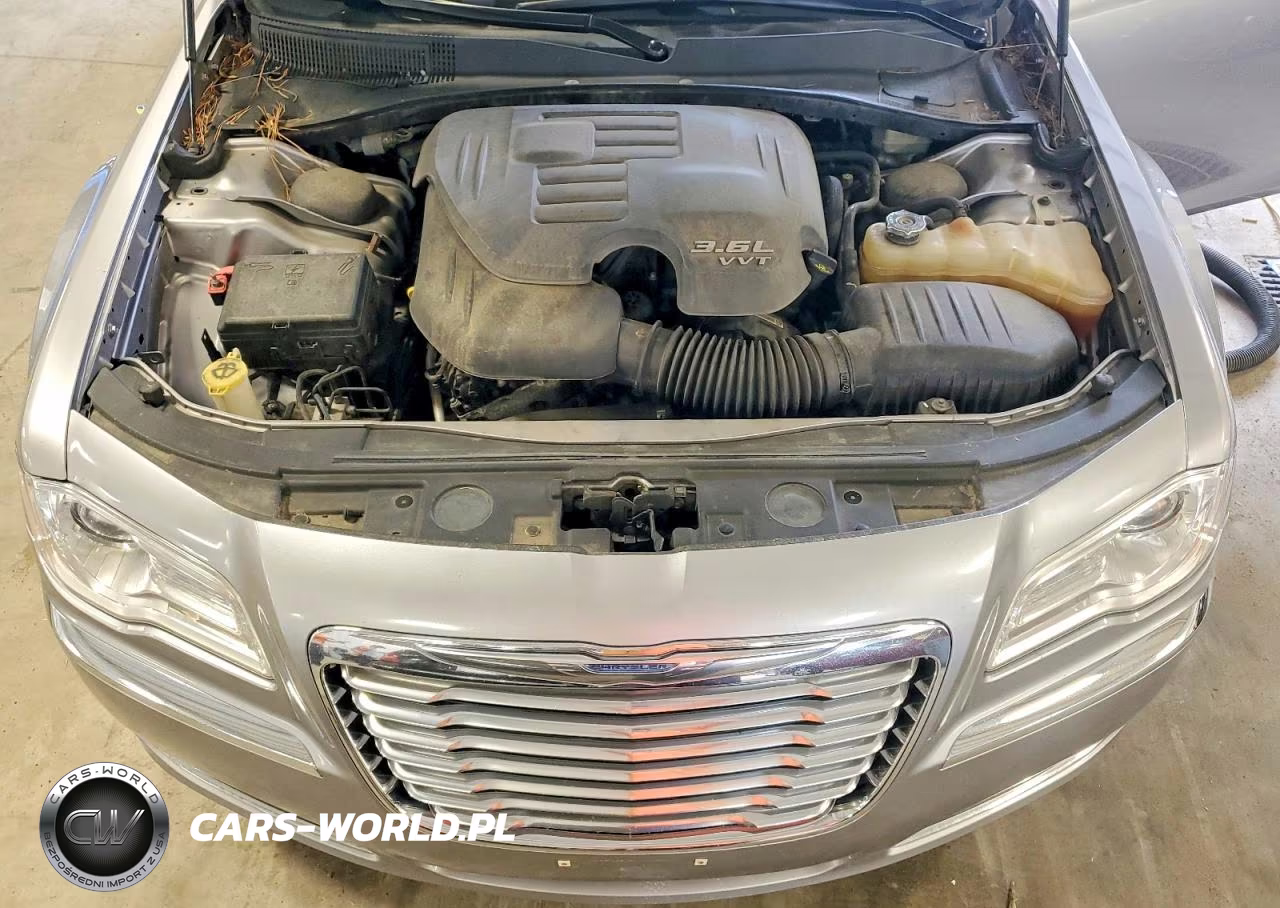 2014 Chrysler 300 VIN:2C3CCARG9EH223610 - 11
