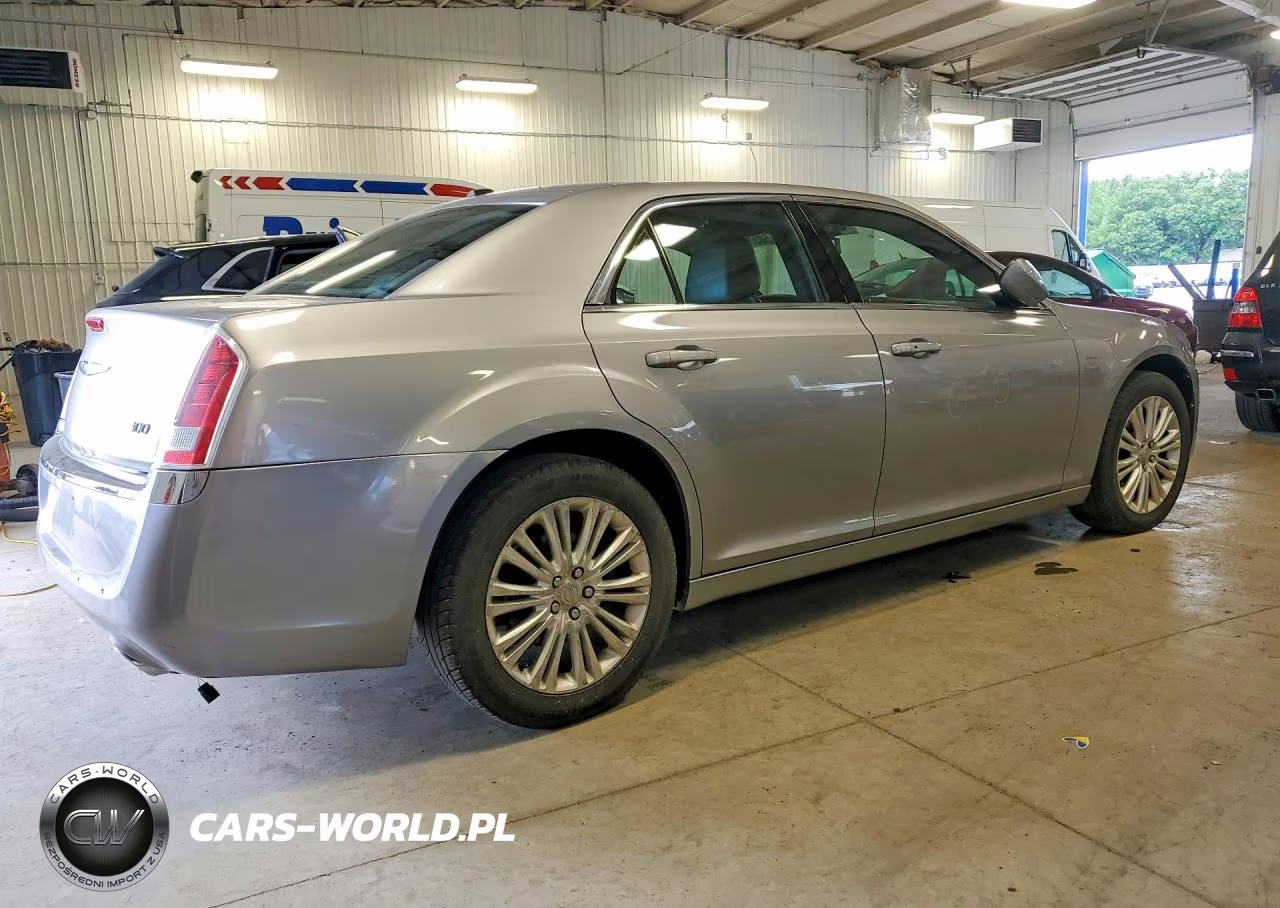 2014 Chrysler 300 VIN:2C3CCARG9EH223610 - 3