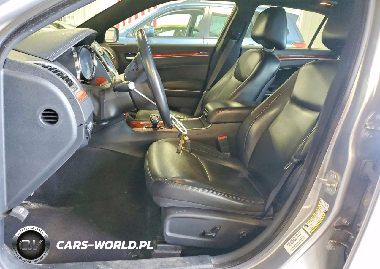 2014 Chrysler 300 VIN:2C3CCARG9EH223610 - 7