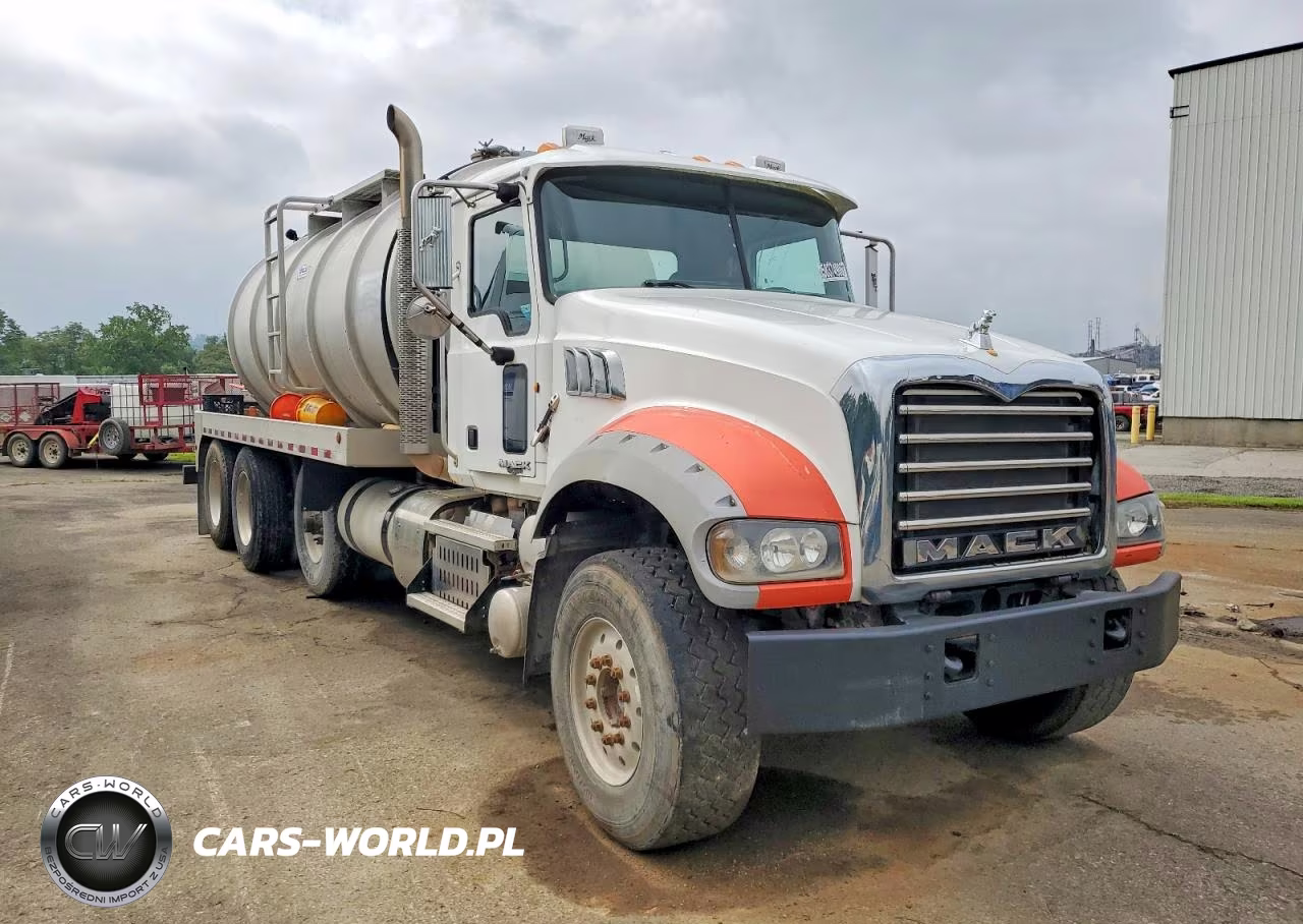 2013 Mack Gu713 Fuel Truck
