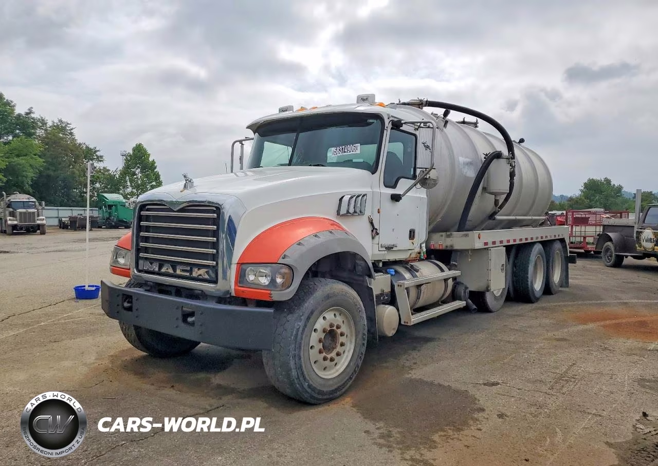 2013 Mack Gu713 Fuel Truck VIN:1M2AX07C6DM014673 - 2