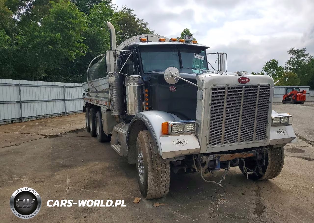 2001 Peterbilt 379 Water Truck – zdjęcie 1 z 10