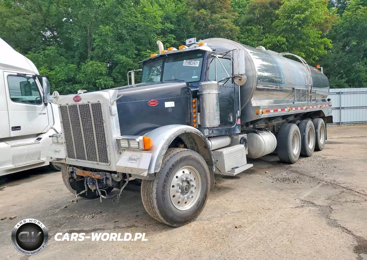 2001 Peterbilt 379 Water Truck VIN:1NP5XBTXX1N567870 - 2