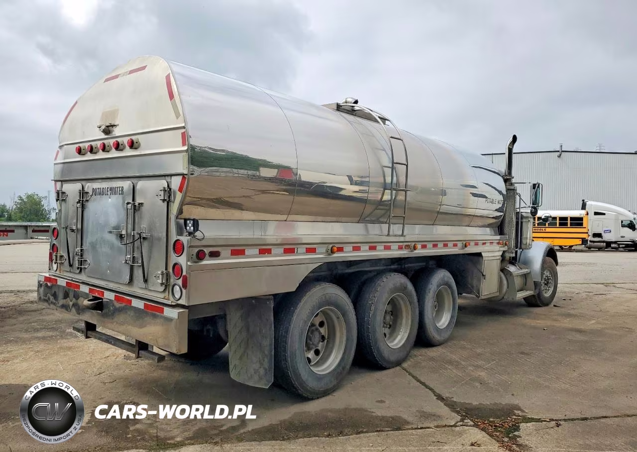 2001 Peterbilt 379 Water Truck VIN:1NP5XBTXX1N567870 - 4