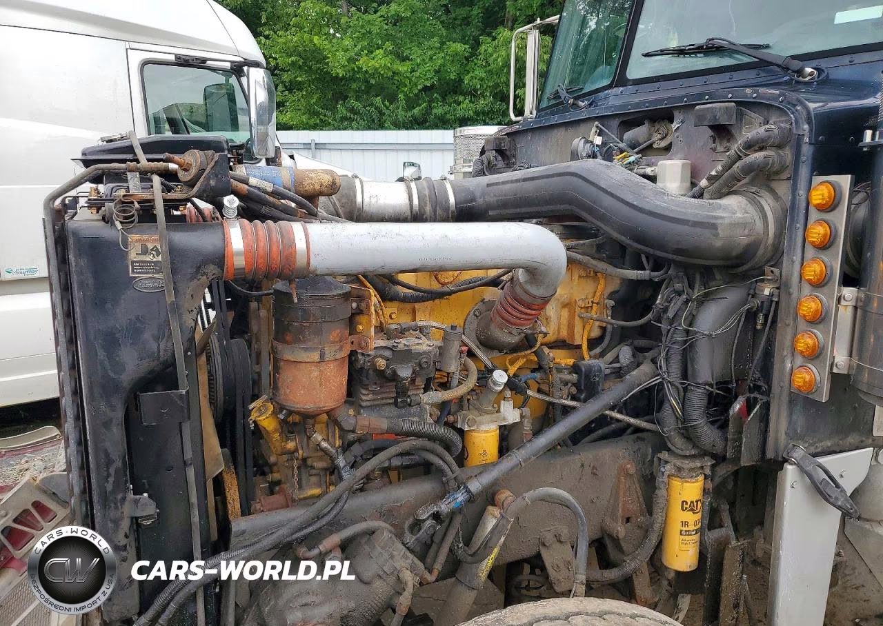 2001 Peterbilt 379 Water Truck VIN:1NP5XBTXX1N567870 - 7