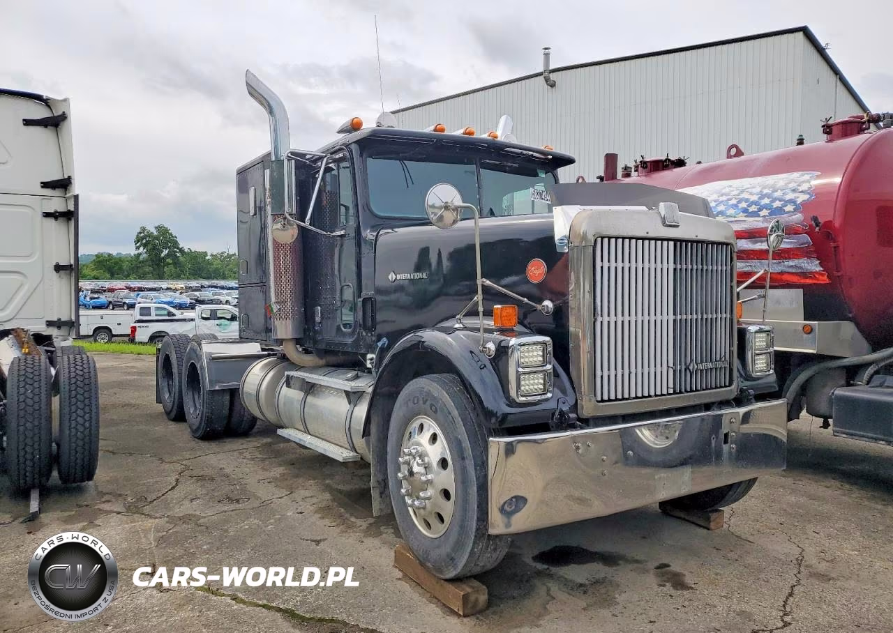 1993 International 9300 Semi Truck – zdjęcie 1 z 10