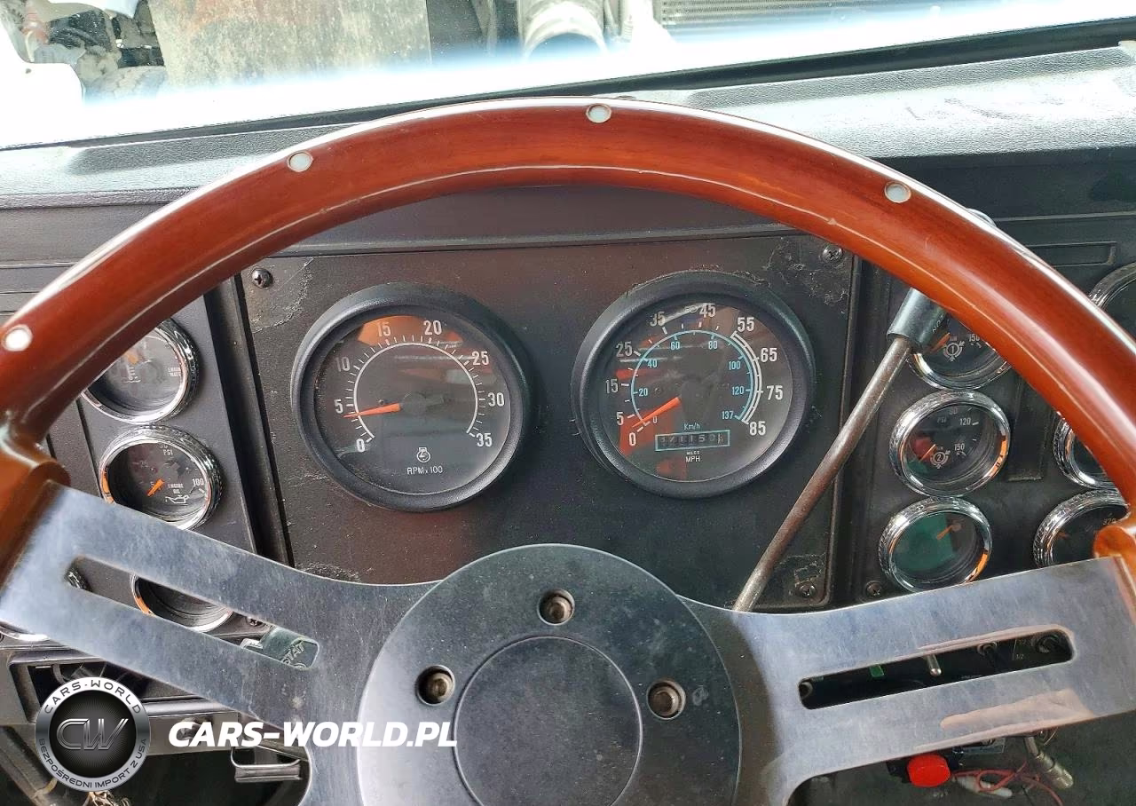 1993 International 9300 Semi Truck VIN:2HSFBMZR9PC070345 - 8