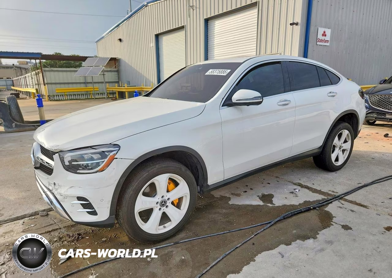 2022 Mercedes-Benz Glc Coupe 300 4Matic – zdjęcie 1 z 12