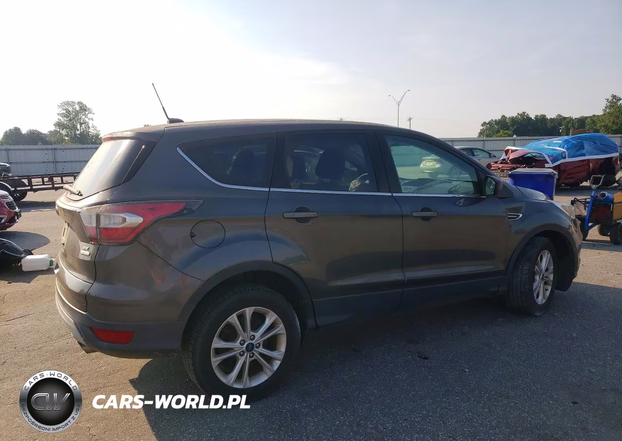 2017 Ford Escape Se VIN:1FMCU0GD6HUA88174 - 3
