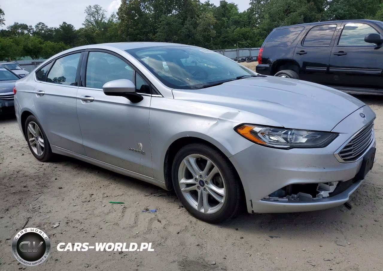 2018 Ford Fusion Se Hybrid VIN:3FA6P0LUXJR116432 - 4