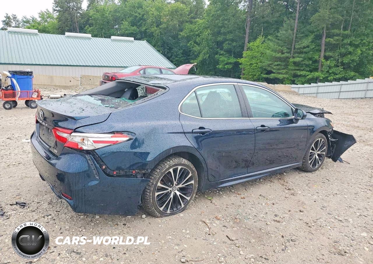 2018 Toyota Camry Se VIN:4T1B11HK0JU646422 - 3