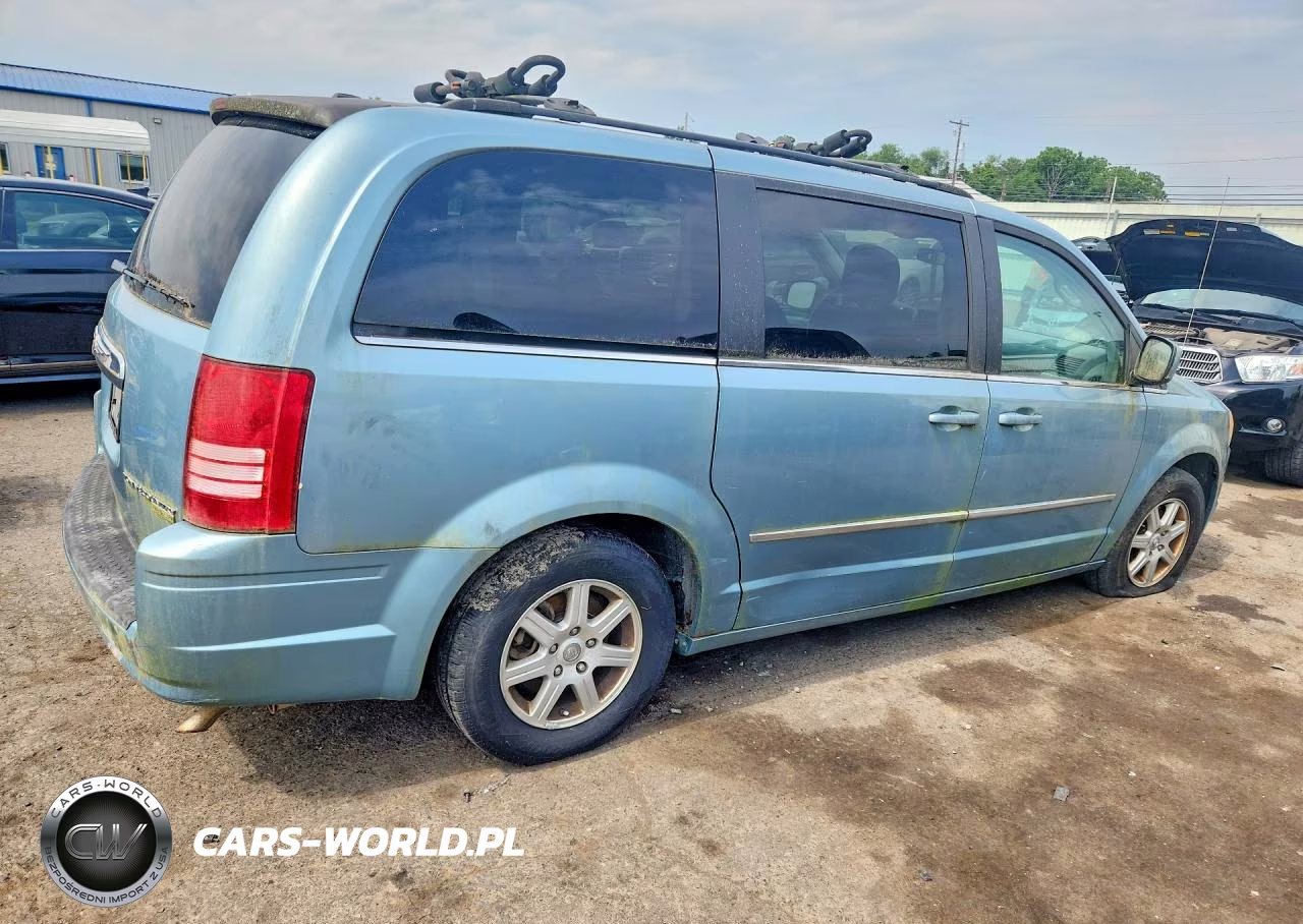 2010 Chrysler Town & Country Touring VIN:2A4RR5D17AR300181 - 3