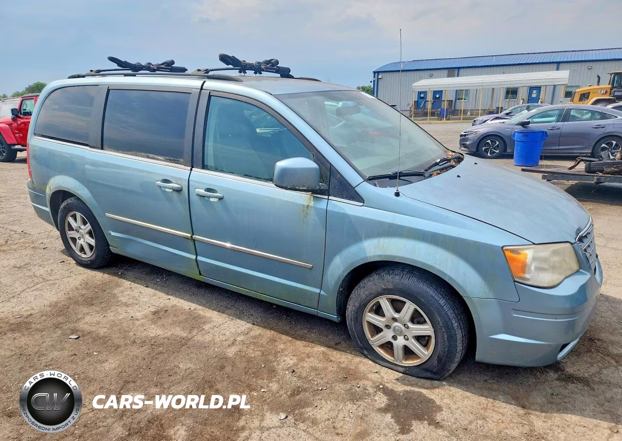 2010 Chrysler Town & Country Touring VIN:2A4RR5D17AR300181 - 4