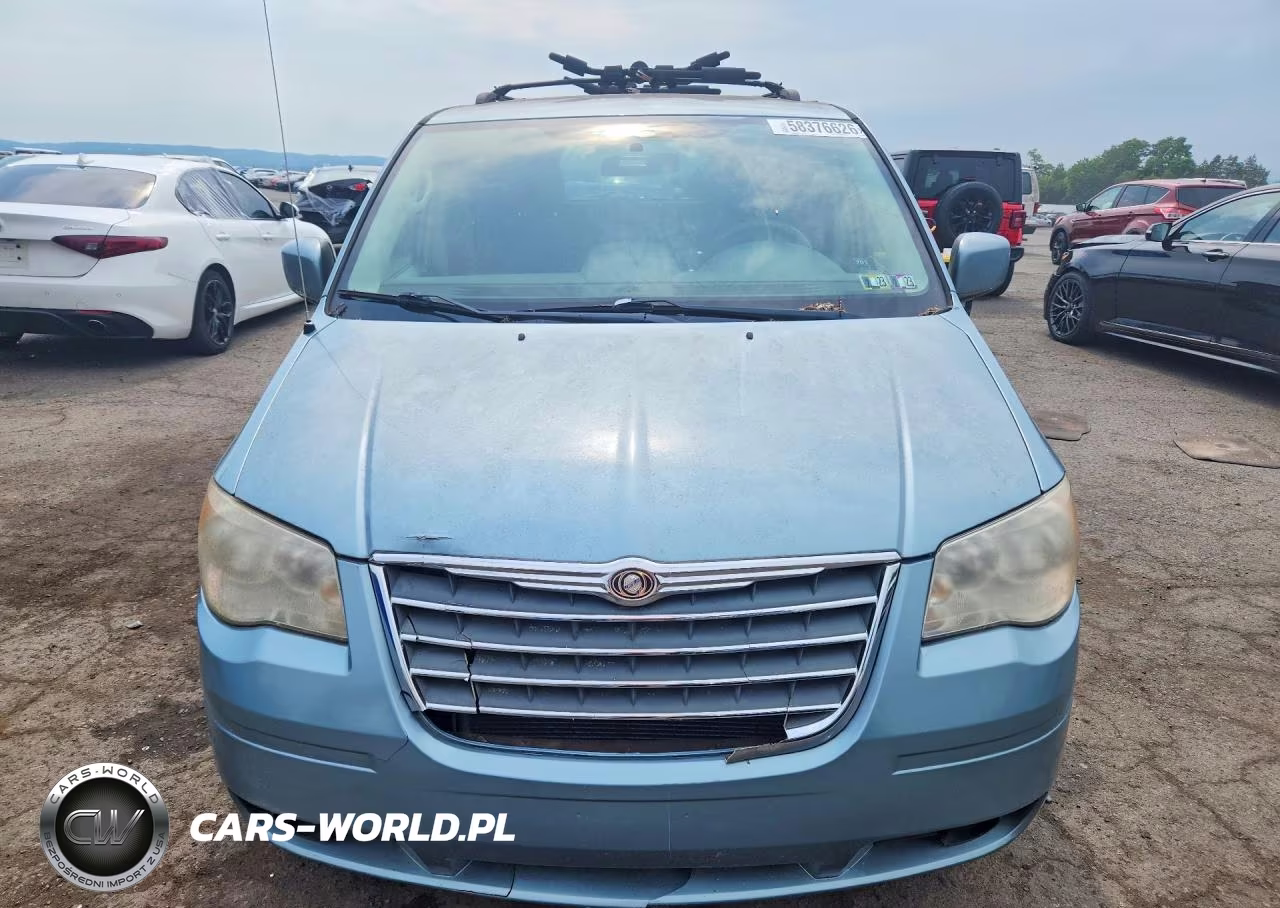 2010 Chrysler Town & Country Touring VIN:2A4RR5D17AR300181 - 5
