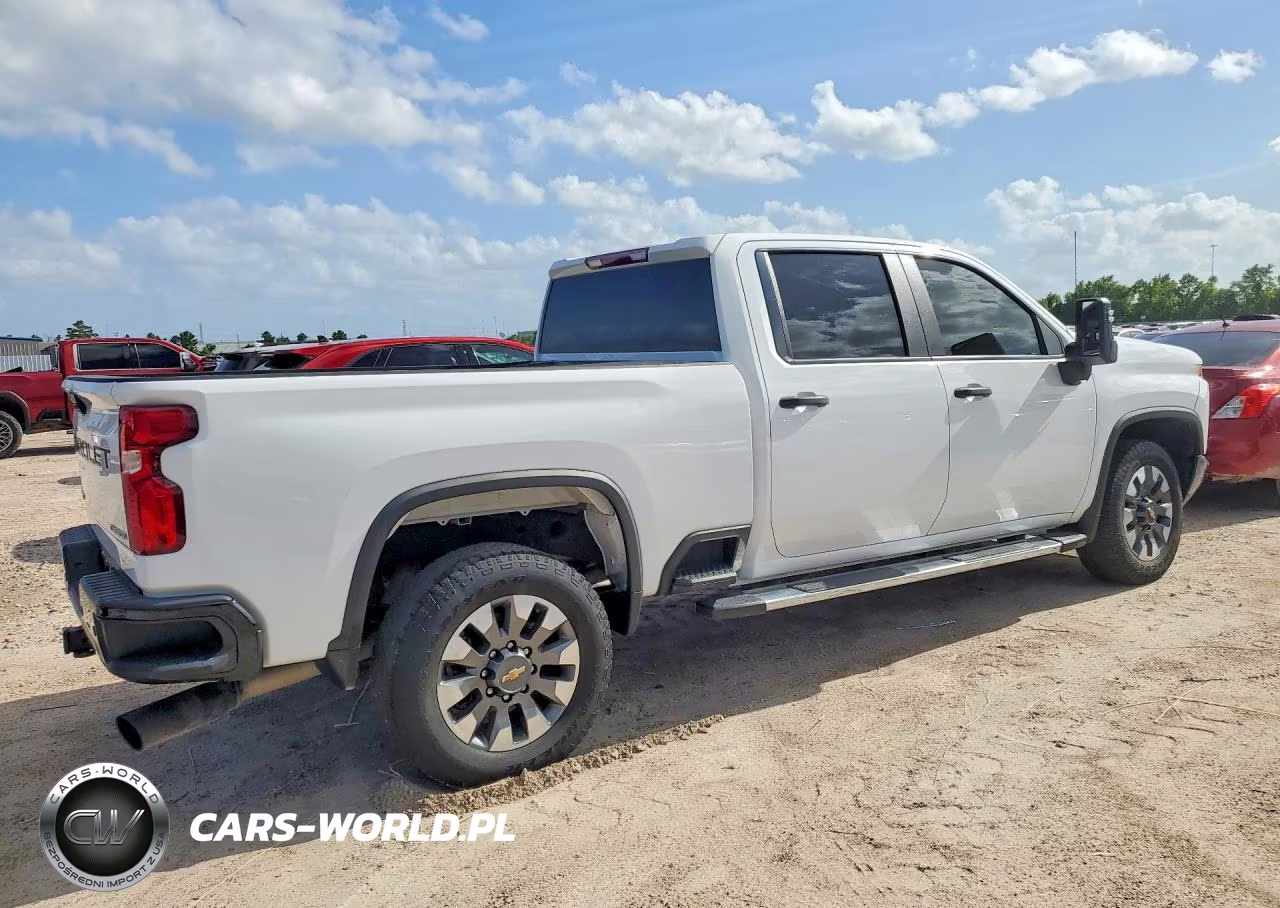2024 Chevrolet Silverado C2500 Custom VIN:2GC4WME79R1106199 - 3