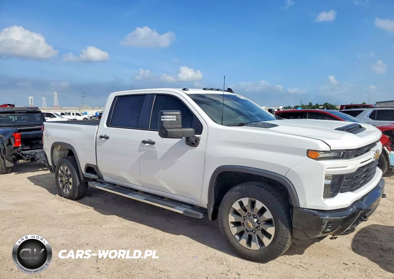 2024 Chevrolet Silverado C2500 Custom VIN:2GC4WME79R1106199 - 4