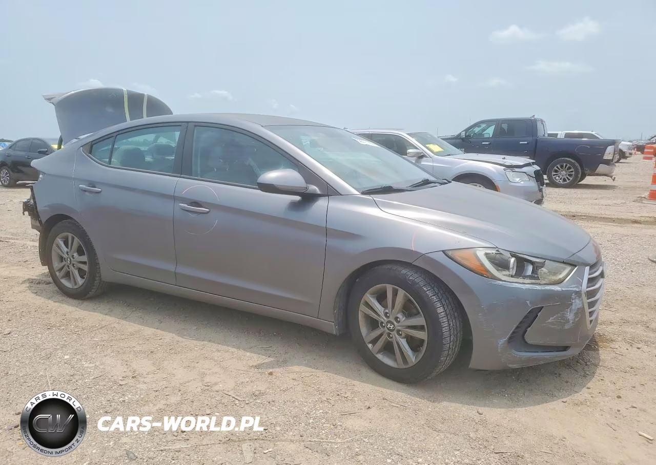 2018 Hyundai Elantra Sel VIN:5NPD84LF8JH362146 - 4