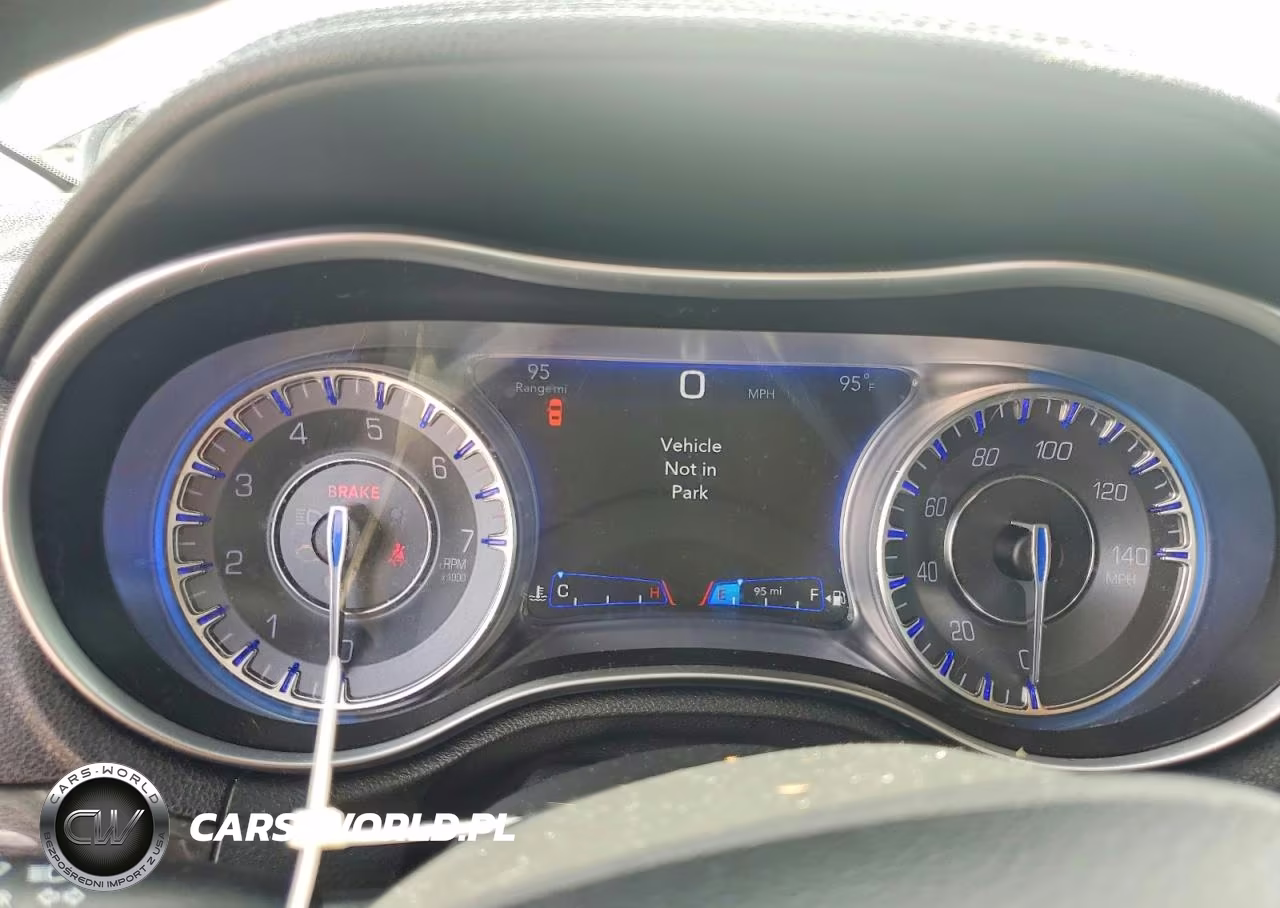 2017 Chrysler 300 Limited VIN:2C3CCAAG6HH662103 - 9