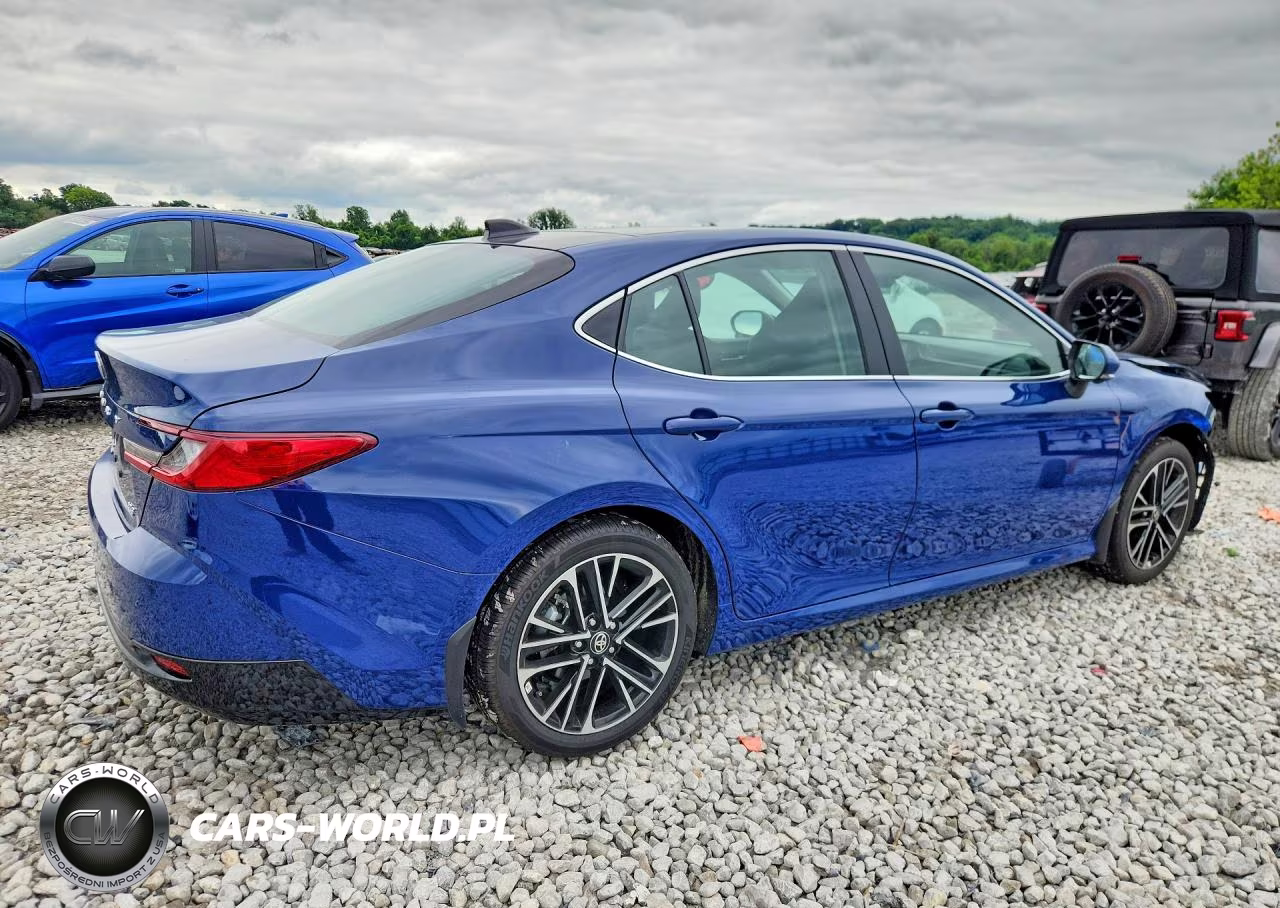 2026 Toyota Camry Xle VIN:4T1DBADK0TU043386 - 3