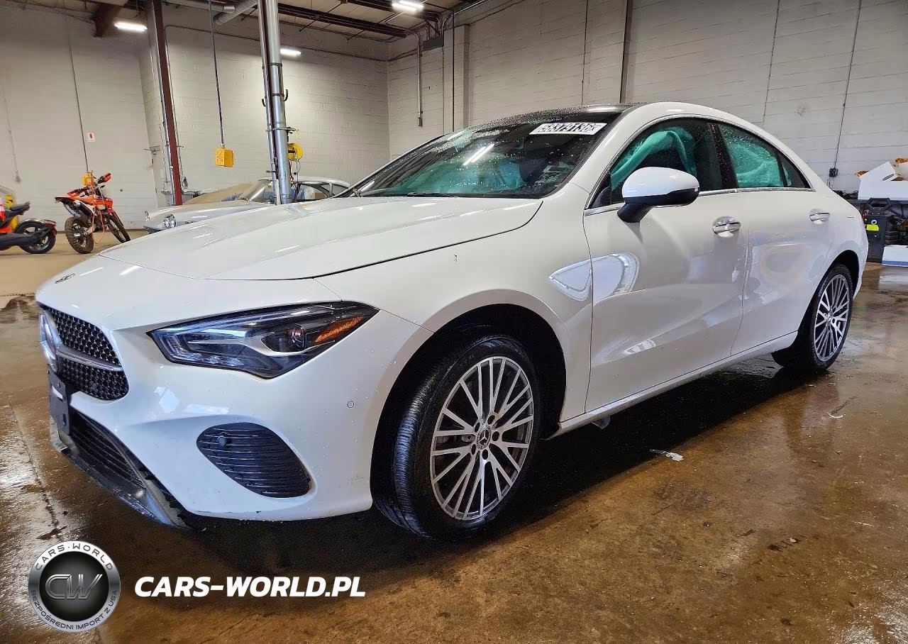 2025 Mercedes-Benz Cla 250 4Matic – zdjęcie 1 z 13