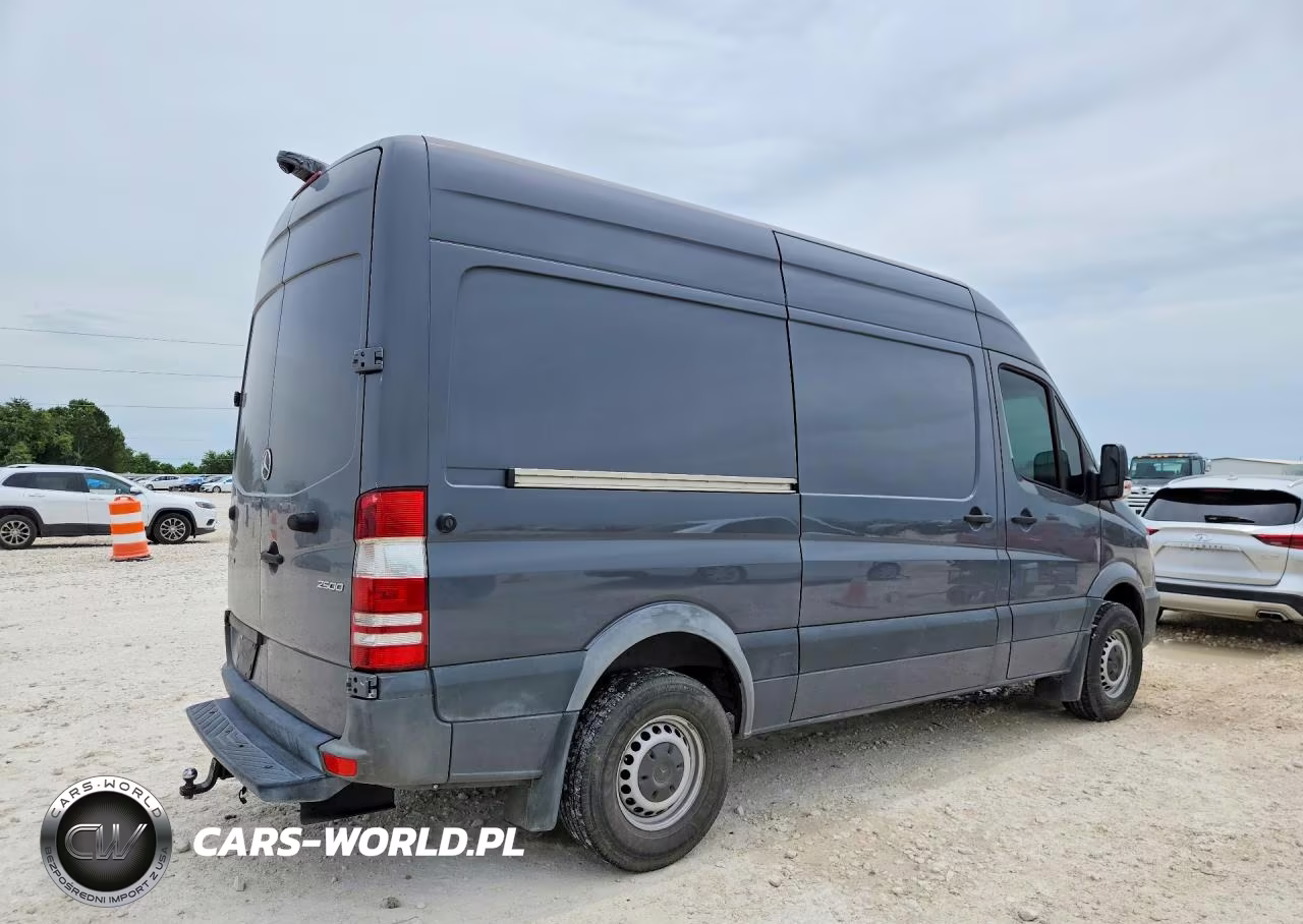 2017 Mercedes-Benz Sprinter 2500 VIN:WD3PE7CD1HP525735 - 3